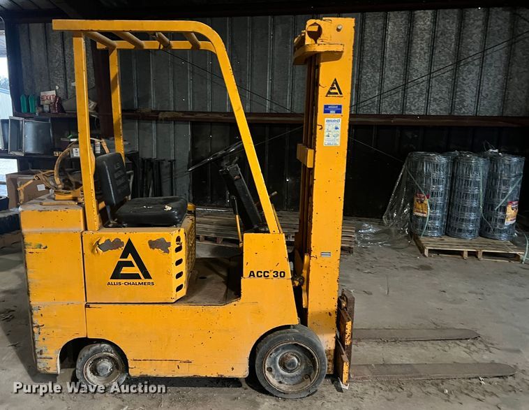 image for item LI9568 Allis Chalmers ACC30  forklift
