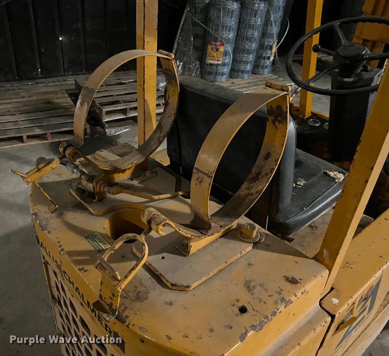 image for item LI9568 Allis Chalmers ACC30  forklift