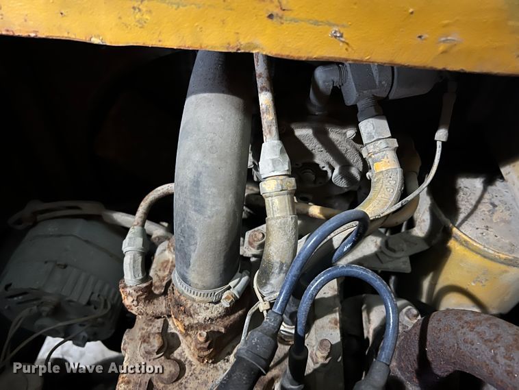 image for item LI9568 Allis Chalmers ACC30  forklift