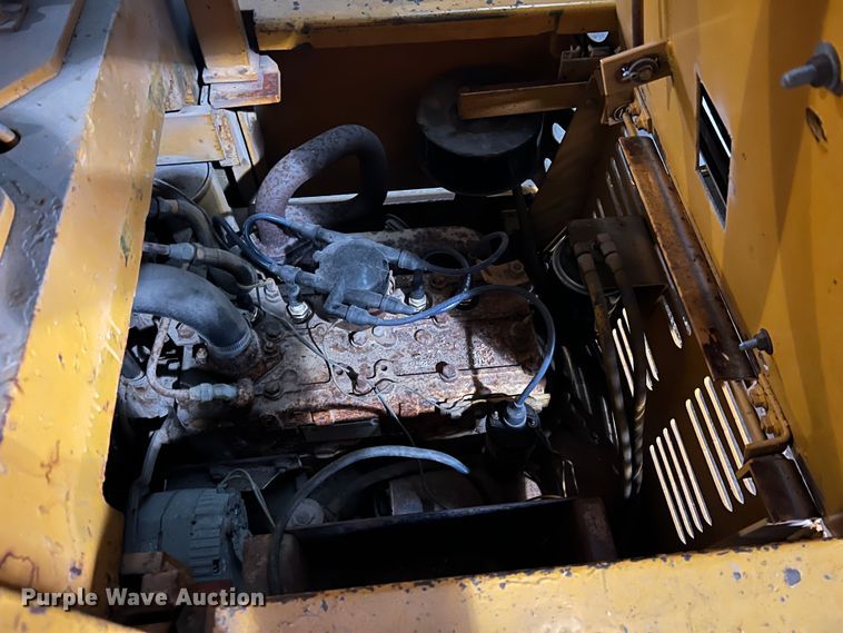 image for item LI9568 Allis Chalmers ACC30  forklift