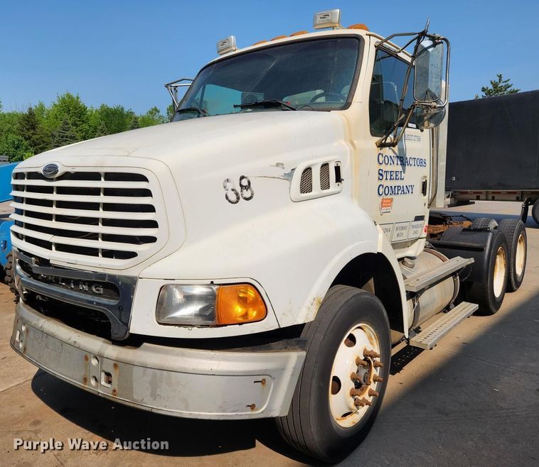 image for item LJ9556 2007 Sterling AT9500  semi truck