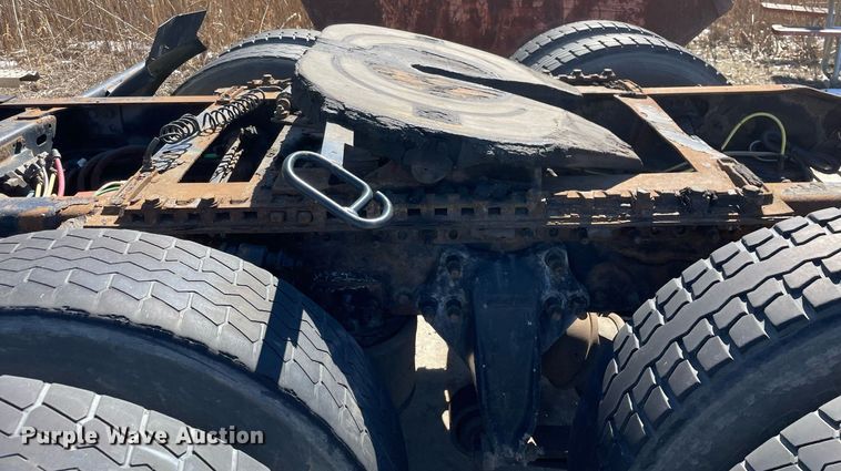 image for item LJ9556 2007 Sterling AT9500  semi truck