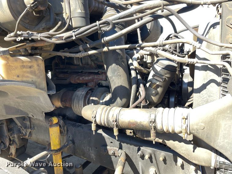 image for item LJ9556 2007 Sterling AT9500  semi truck