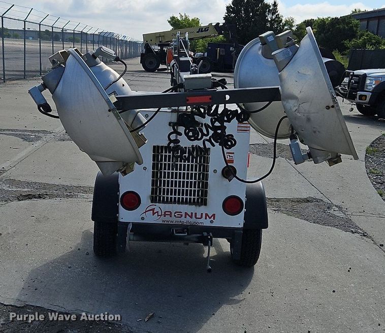 image for item LM9077 Magnum MLT3060M  light plant