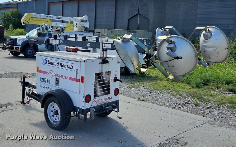 image for item LM9077 Magnum MLT3060M  light plant