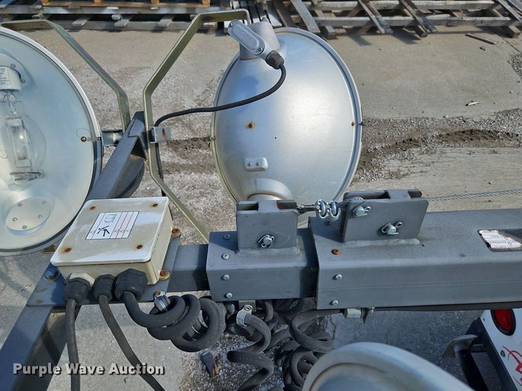 image for item LM9077 Magnum MLT3060M  light plant