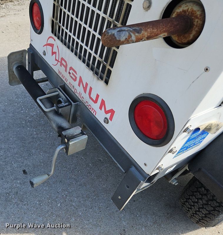 image for item LM9077 Magnum MLT3060M  light plant