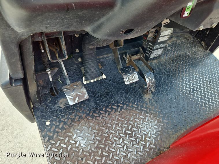 image for item LM9081 2010 Toro Workman HDX  utility vehicle