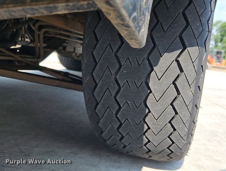 image for item LM9081 2010 Toro Workman HDX  utility vehicle