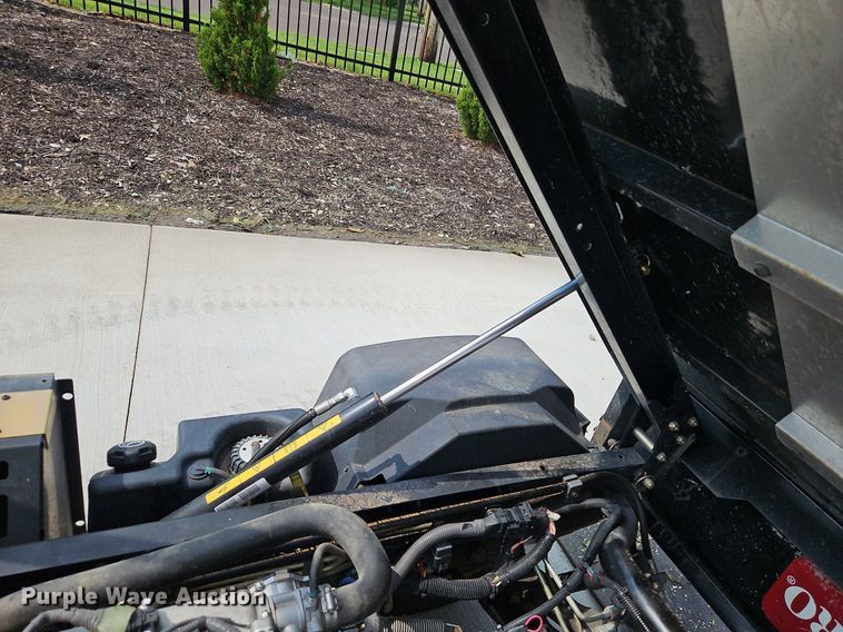 image for item LM9082 Toro Workman HDX  utility vehicle