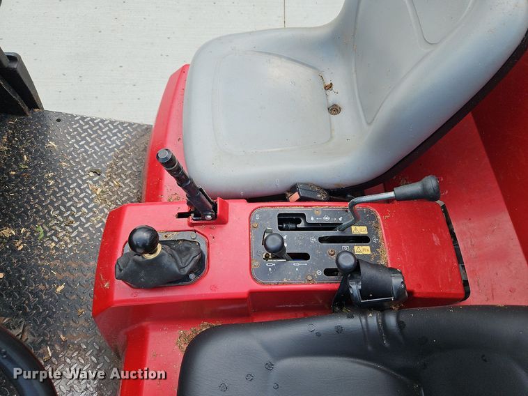 image for item LM9083 2010 Toro Workman HDX  utility vehicle