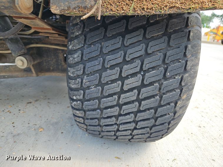 image for item LM9083 2010 Toro Workman HDX  utility vehicle