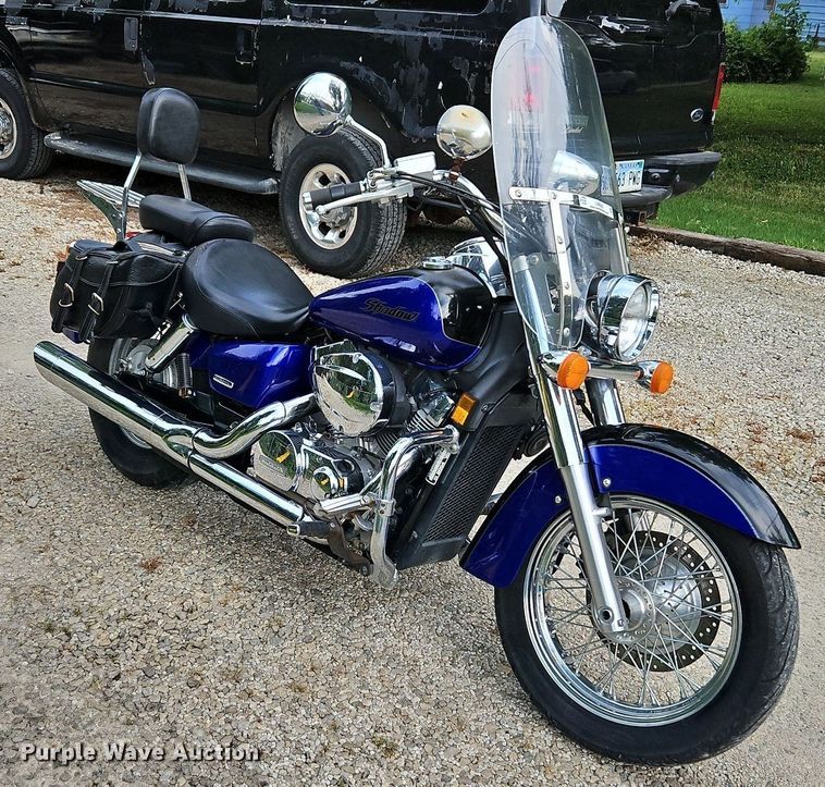 image for item LM9085 2004 Honda VT750  motorcycle