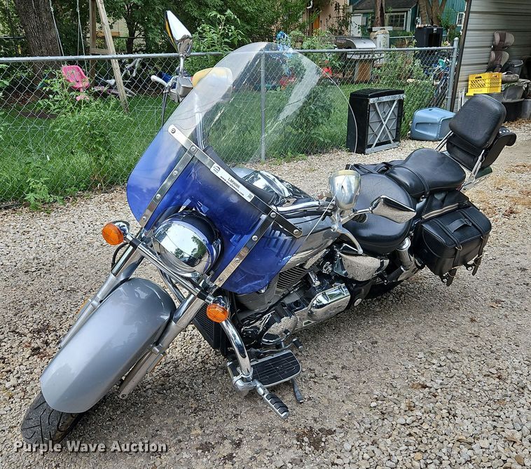 image for item LM9086 2005 Honda VTX1300R  motorcycle