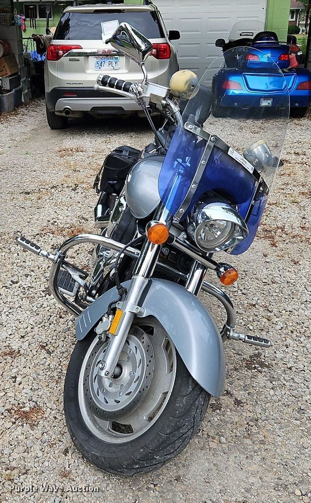 image for item LM9086 2005 Honda VTX1300R  motorcycle