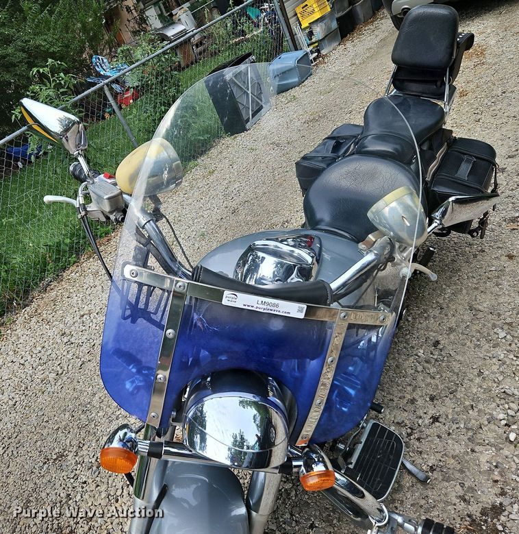 image for item LM9086 2005 Honda VTX1300R  motorcycle