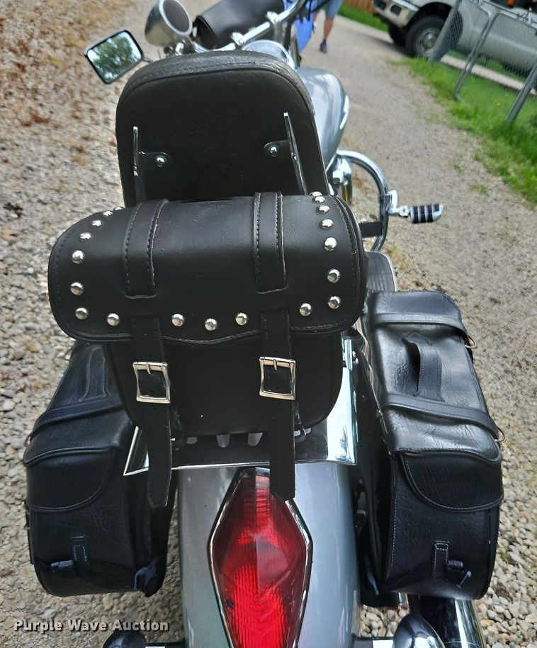 image for item LM9086 2005 Honda VTX1300R  motorcycle