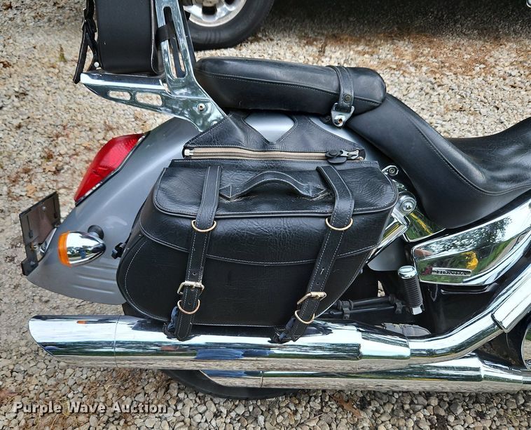 image for item LM9086 2005 Honda VTX1300R  motorcycle