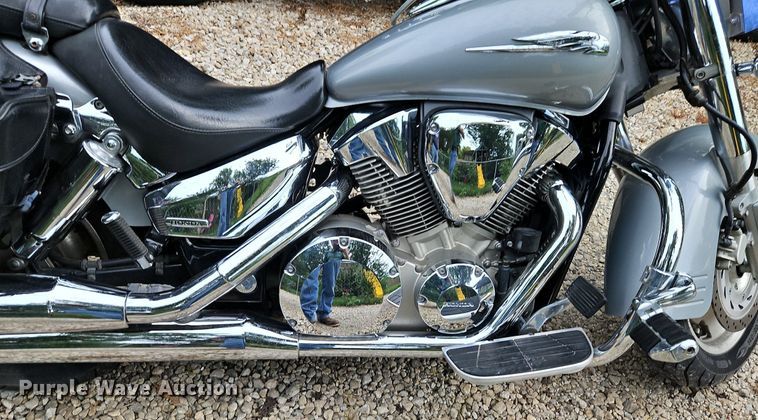 image for item LM9086 2005 Honda VTX1300R  motorcycle