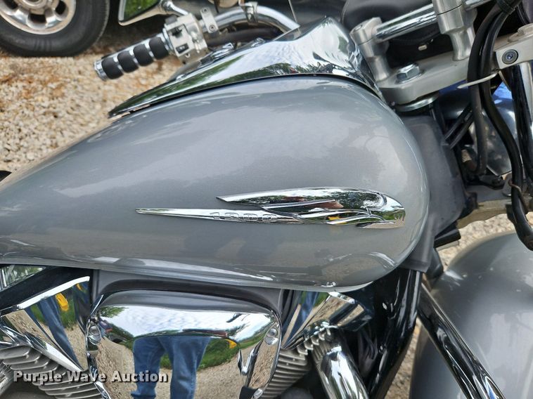 image for item LM9086 2005 Honda VTX1300R  motorcycle