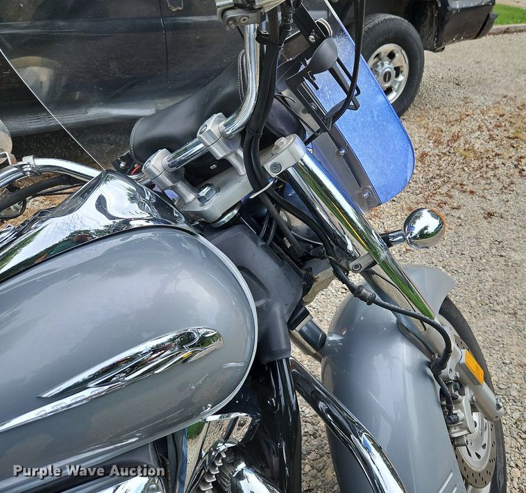 image for item LM9086 2005 Honda VTX1300R  motorcycle