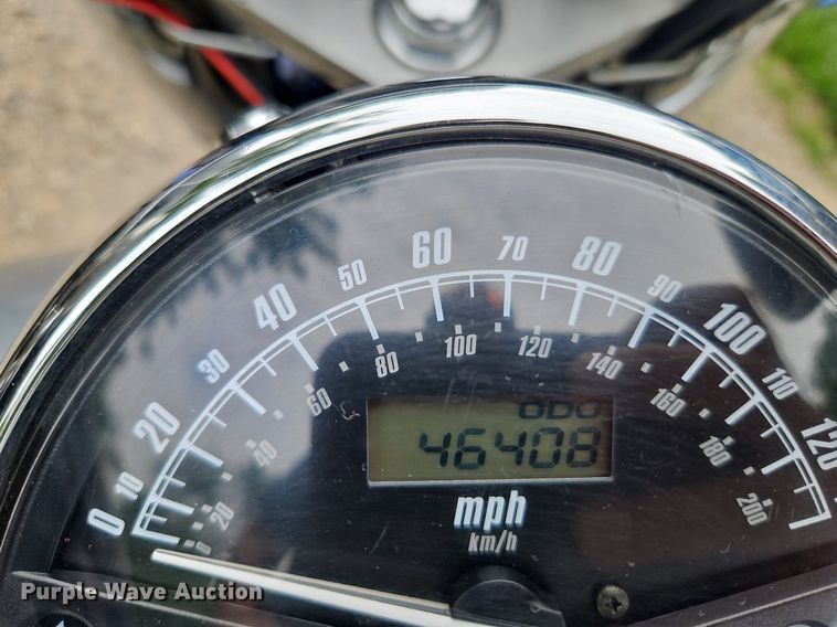 image for item LM9086 2005 Honda VTX1300R  motorcycle