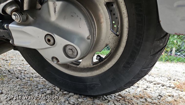 image for item LM9086 2005 Honda VTX1300R  motorcycle