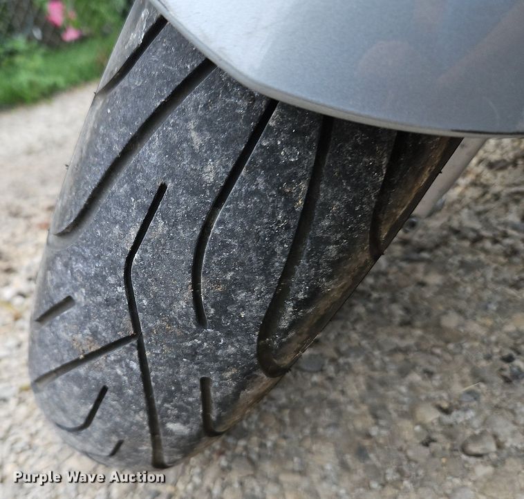 image for item LM9086 2005 Honda VTX1300R  motorcycle