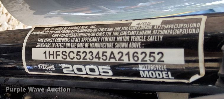 image for item LM9086 2005 Honda VTX1300R  motorcycle