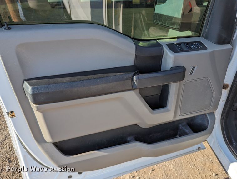 image for item LM9833 2019 Ford F150  SuperCrew pickup truck