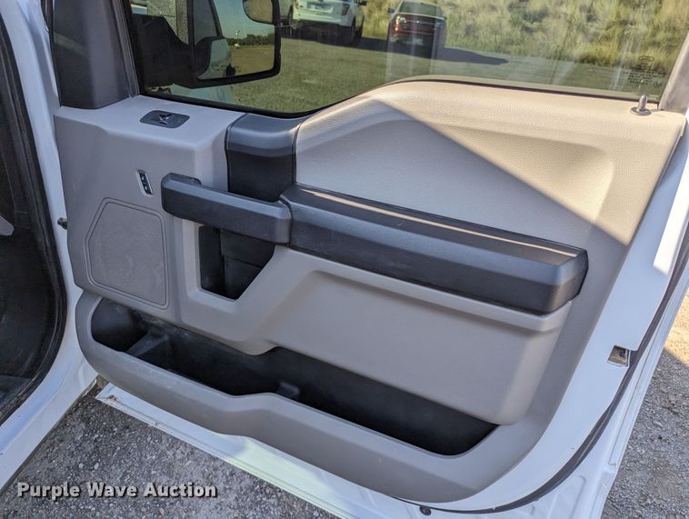 image for item LM9833 2019 Ford F150  SuperCrew pickup truck