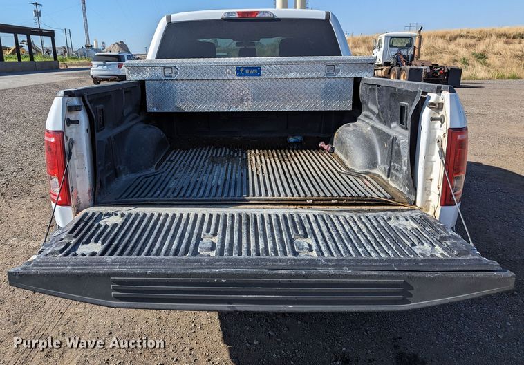 image for item LM9834 2016 Ford F150  SuperCrew pickup truck