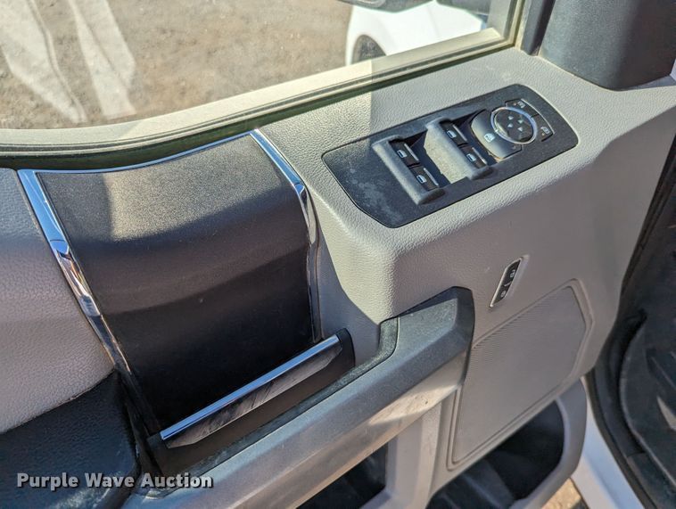 image for item LM9834 2016 Ford F150  SuperCrew pickup truck