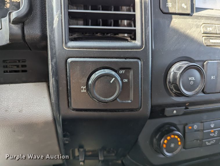 image for item LM9835 2018 Ford F150  SuperCab pickup truck