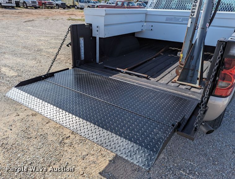 image for item LM9879 2006 Chevrolet Silverado 2500HD  Ext. Cab pickup truck