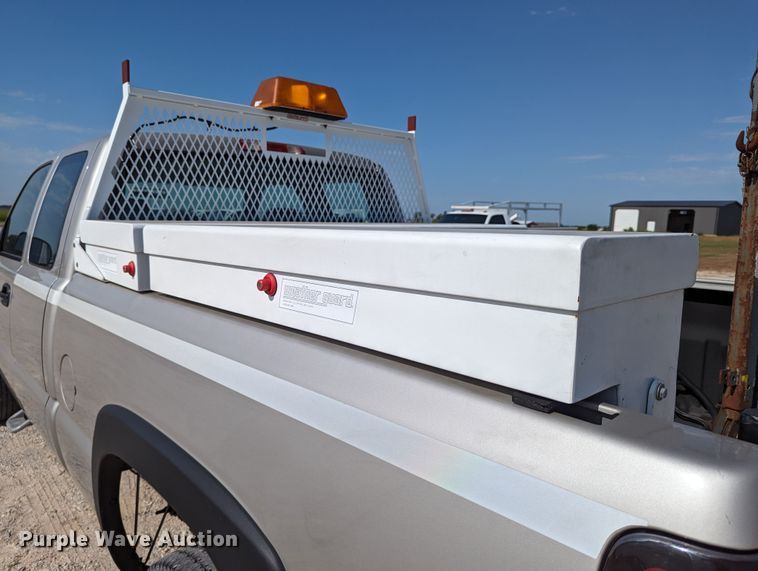 image for item LM9879 2006 Chevrolet Silverado 2500HD  Ext. Cab pickup truck