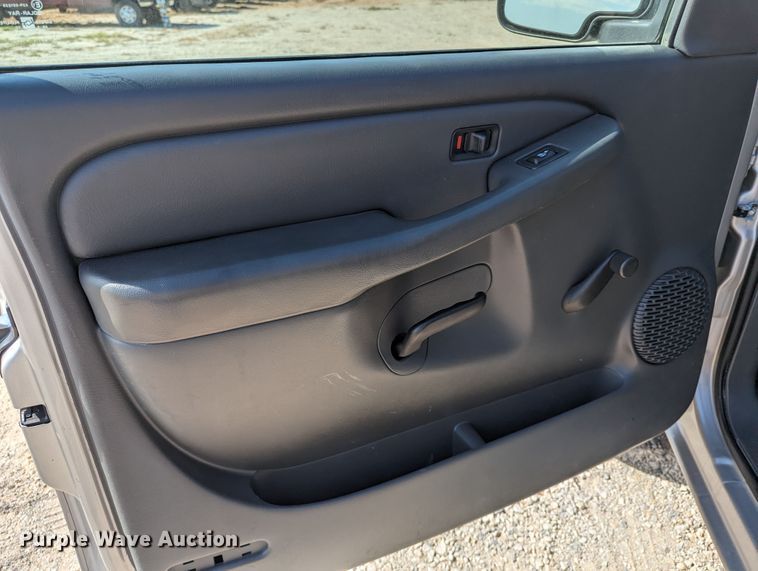 image for item LM9879 2006 Chevrolet Silverado 2500HD  Ext. Cab pickup truck