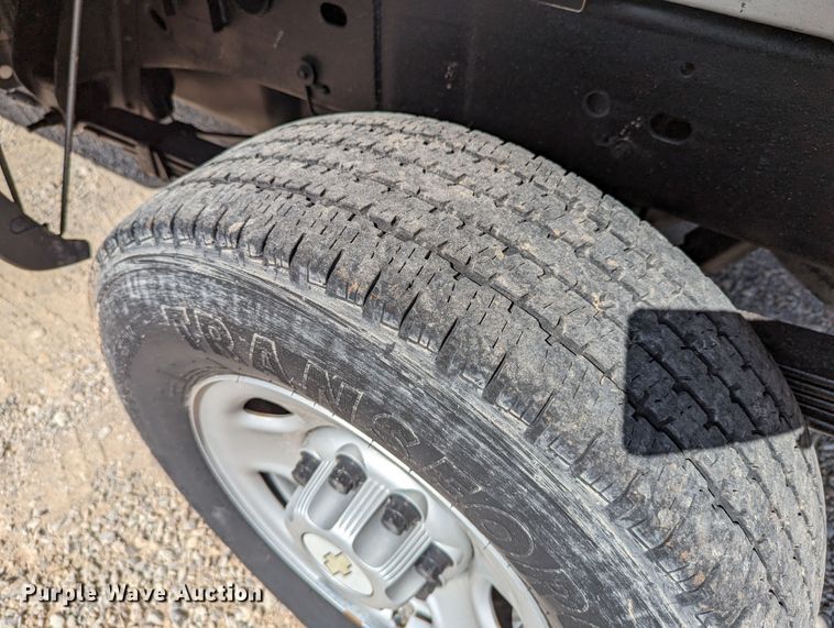 image for item LM9879 2006 Chevrolet Silverado 2500HD  Ext. Cab pickup truck