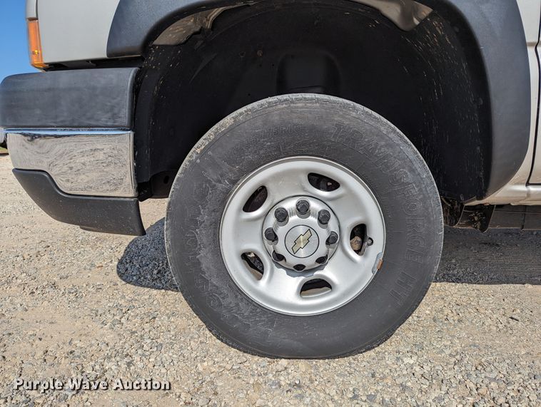 image for item LM9879 2006 Chevrolet Silverado 2500HD  Ext. Cab pickup truck