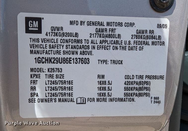 image for item LM9879 2006 Chevrolet Silverado 2500HD  Ext. Cab pickup truck