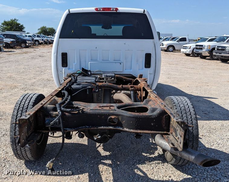 image for item LM9881 2010 Chevrolet Silverado 2500HD  Ext. Cab truck cab and chassis