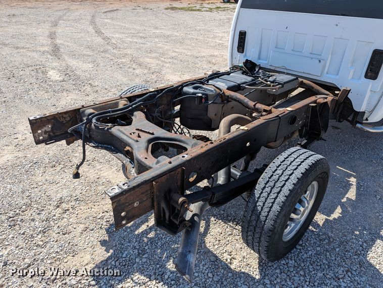 image for item LM9881 2010 Chevrolet Silverado 2500HD  Ext. Cab truck cab and chassis