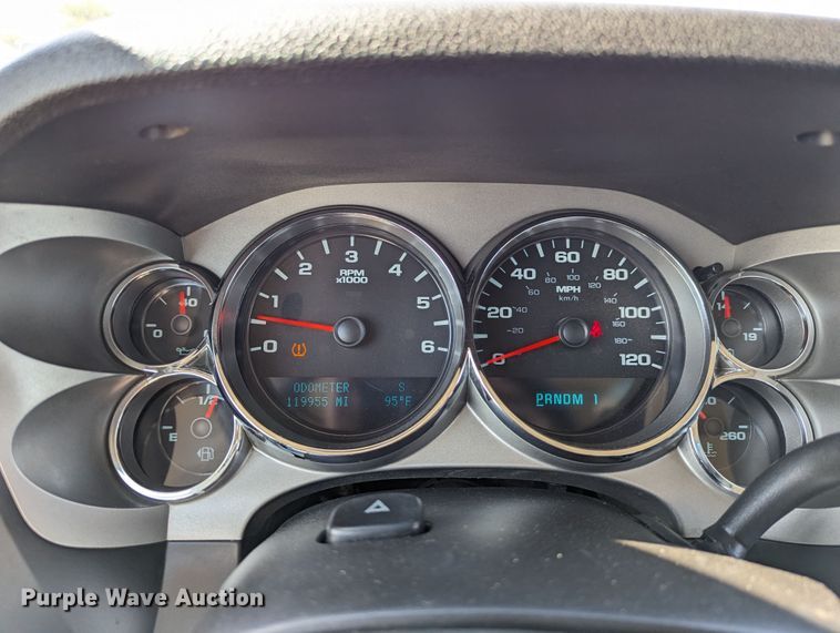 image for item LM9881 2010 Chevrolet Silverado 2500HD  Ext. Cab truck cab and chassis