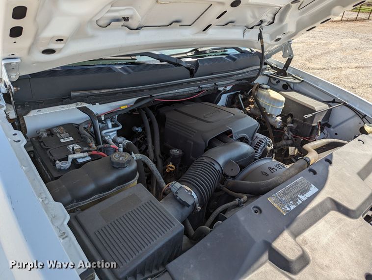 image for item LM9881 2010 Chevrolet Silverado 2500HD  Ext. Cab truck cab and chassis