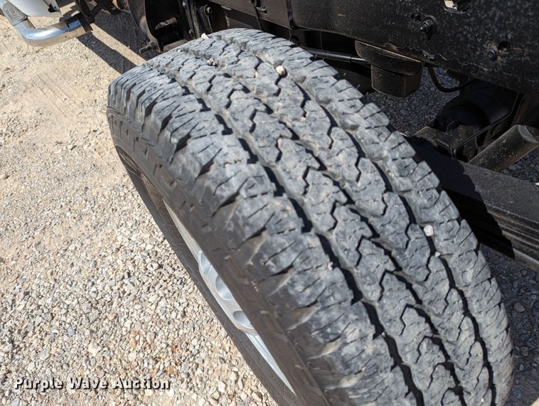 image for item LM9881 2010 Chevrolet Silverado 2500HD  Ext. Cab truck cab and chassis