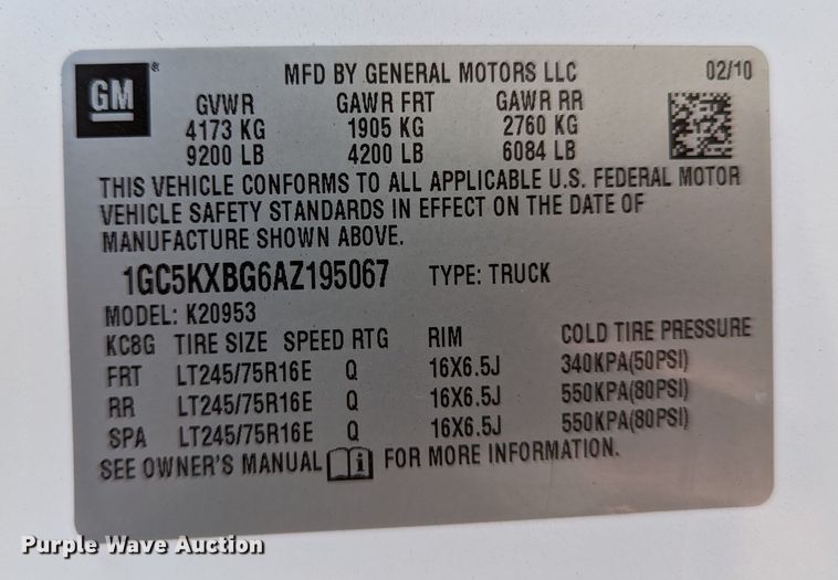 image for item LM9881 2010 Chevrolet Silverado 2500HD  Ext. Cab truck cab and chassis