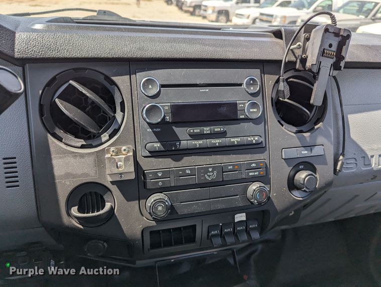 image for item LM9887 2015 Ford F550  Crew Cab utility / service truck