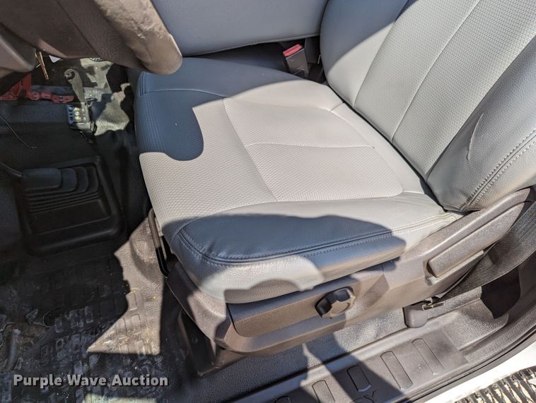 image for item LM9887 2015 Ford F550  Crew Cab utility / service truck