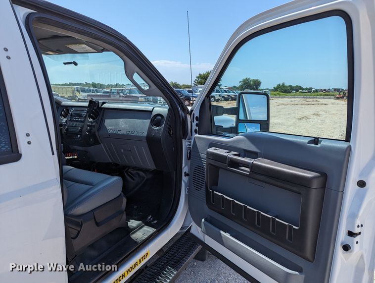 image for item LM9887 2015 Ford F550  Crew Cab utility / service truck