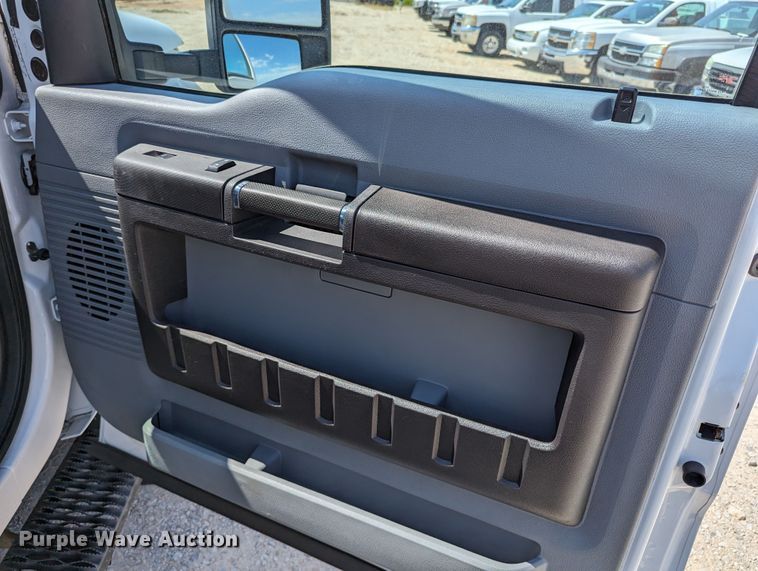 image for item LM9887 2015 Ford F550  Crew Cab utility / service truck